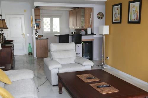 Stylish, Spacious apartment with sea view, Marbella (photo 8)