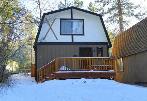 Little Brown Bear - Beautiful view, quiet area and an amazing hot tub! in Big Bear Lake, USA