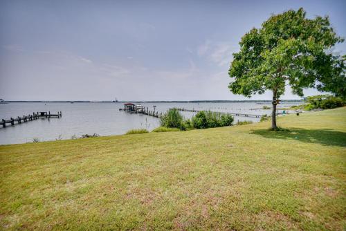 Gloucester Point Vacation Rental on York River!