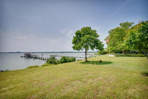 Gloucester Point Vacation Rental on York River!