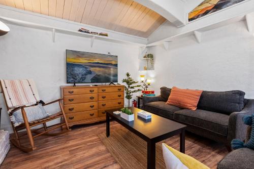 Little Loaf Lodge - Cute And Cozy Mountain Getaway! - Big Bear, CA