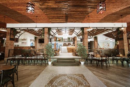 Restorāns, Hotel Taverna Devolli in Kuçovë