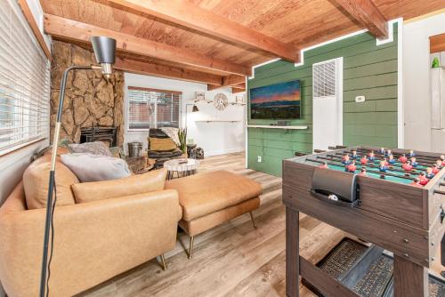 Ever Serene Cabin - Serenity awaits at this cozy home! in Sugarloaf, USA