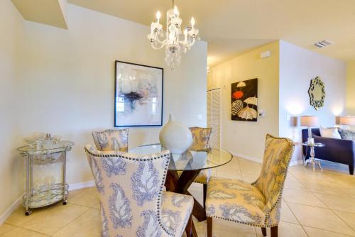 Sunny Bradenton Escape with Pool Access and Lake Views in Bradenton, USA