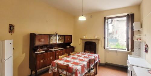  GIUMELLO - Traditional apartment in an antique building near Como lake in Taceno