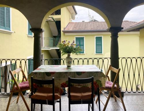  GIUMELLO - Traditional apartment in an antique building near Como lake in Taceno