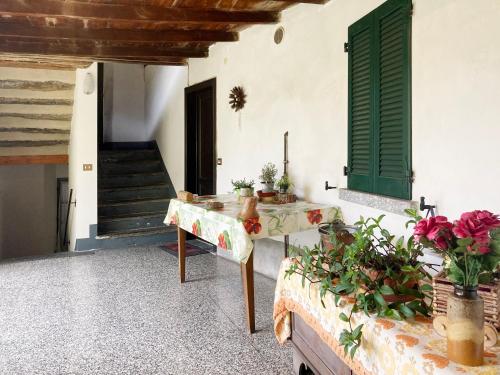  GIUMELLO - Traditional apartment in an antique building near Como lake in Taceno