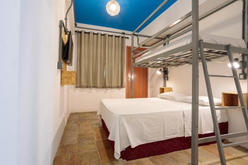 1 double bed, 1 twin bed