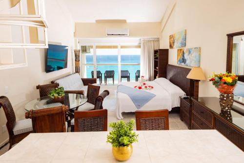 2 Story Oceanfront Penthouses on Cancun Beach!, Cancún (Foto 3)