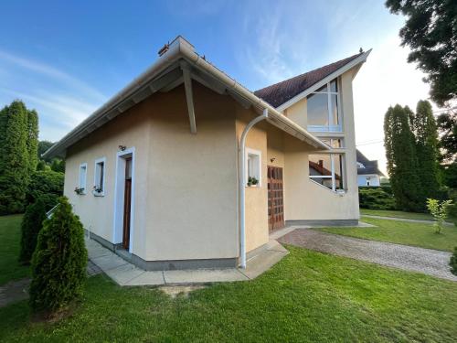 Mol-Ker-Vill Apartment - image 7