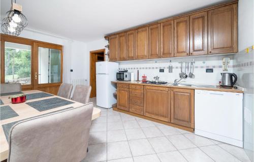 3 Bedroom Awesome Home In Trgetari