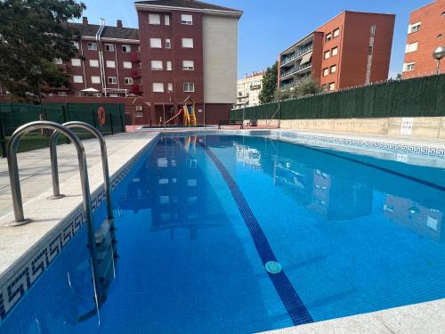 POOL AND CONFORT. Apartamento de 3 habitaciones .
