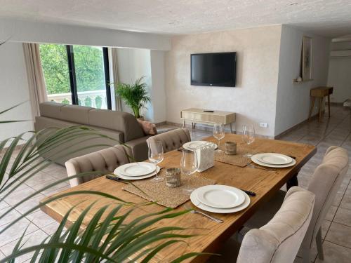 共用Lounge/電視區, CHARMANT 2 PIECES DANS VILLA INDIVIDUELLE TERRASSES JARDIN in 卡爾羅