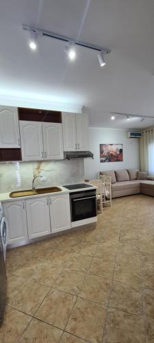 EJA's Beach Apartment - image 5