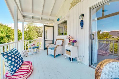 Walk to Marina Home with Pool in Palmetto in Palmetto