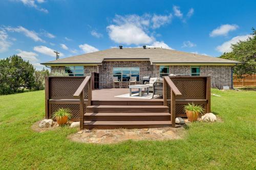 Inviting Granbury Home with Fire Pit 3 Mi to Lake!