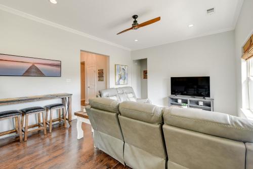 Inviting Granbury Home with Fire Pit 3 Mi to Lake! in Granbury, USA