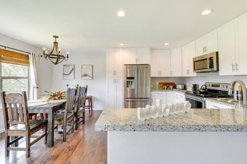 Inviting Granbury Home with Fire Pit 3 Mi to Lake! in Granbury, USA