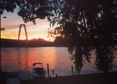 Spectacular on the water getaway!