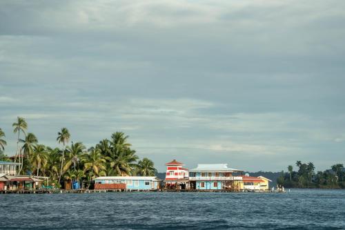Tropical Suites Hotel in Bocas del Toro
