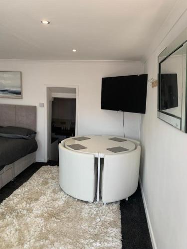 Beautiful studio apartment Room Type - One-Bedroom Apartment