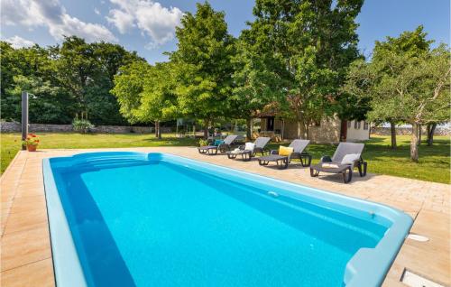 Awesome Home In Svetvincenat With Outdoor Swimming Pool, 2 Bedrooms And Wifi - Location saisonnière - Svetvinčenat