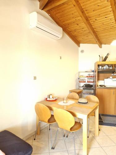 Fasiliti, Chrispy Apartments in Plataria