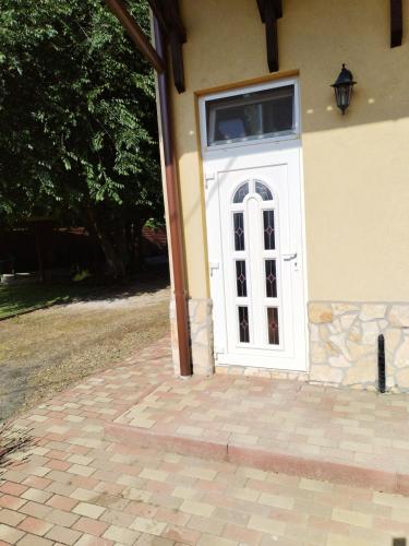 Levendula apartmanház - image 3