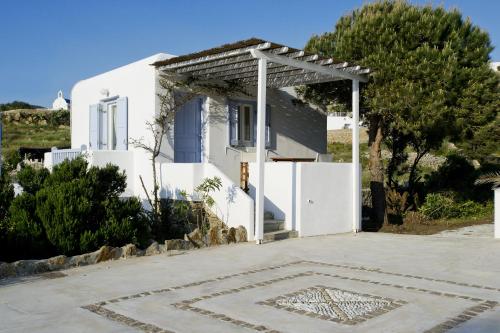 Double Studio with Garden View  image 4