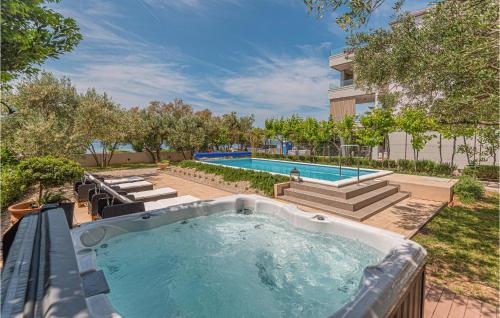 Stunning Home In Srima With 4 Bedrooms, Jacuzzi And Outdoor Swimming Pool