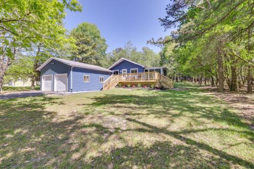 Peaceful Albrightsville Home with Pool and Lake Access in Albrightsville, USA