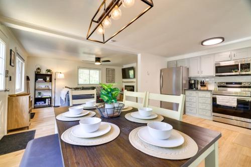 Peaceful Albrightsville Home with Pool and Lake Access in Albrightsville, USA