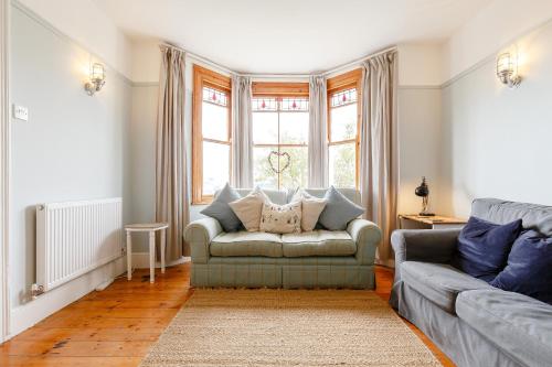 Wisteria - image 5