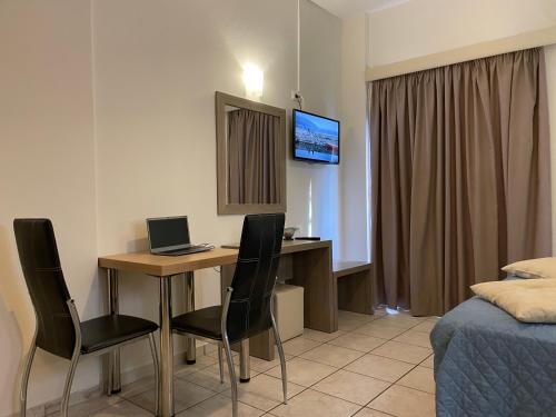 Double or Twin Room image 2