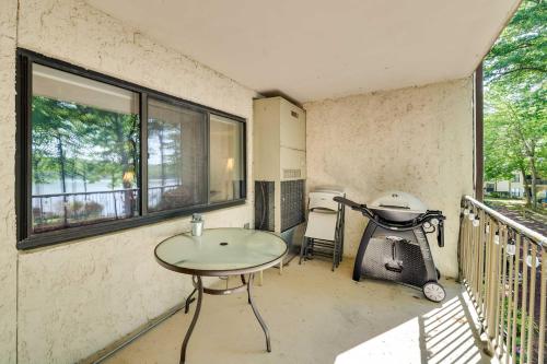 Lakefront Condo Pool Access Less Than 1 Mi to Big Boulder