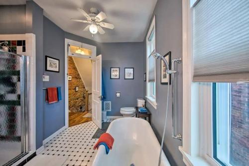 Contemporary Townhome in Midtown Harrisburg! in Harrisburg, USA