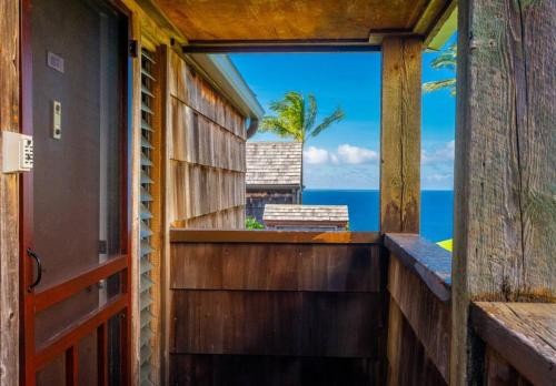 Style and Comfort Over the Ocean