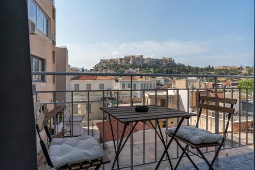 Luxury apartment overlooking the citadel of Tsakas