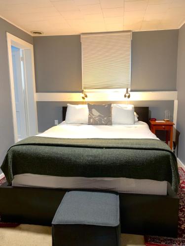 1 queen bed