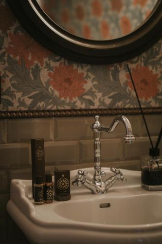 Double Room with Private Bathroom image 8