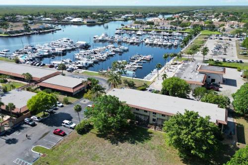 Marina getaway on the water!