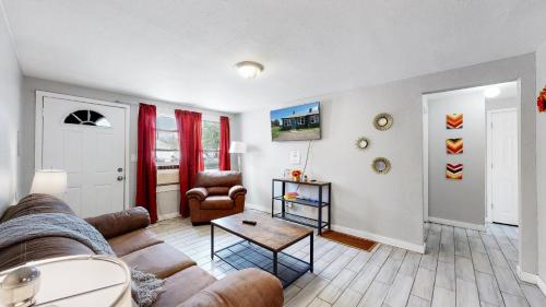 Denver Cute 1 Bedroom Home