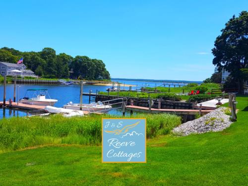 Premier Waterfront Cottage 1 in 羅克科爾 (CT)