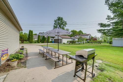 Lakefront Jackson Vacation Rental with Shared Yard in Jackson, USA