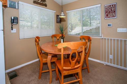 Bens Cool Cabin - Phenomenal views and an ideal location close to all the local attractions! in Big Bear Lake, USA