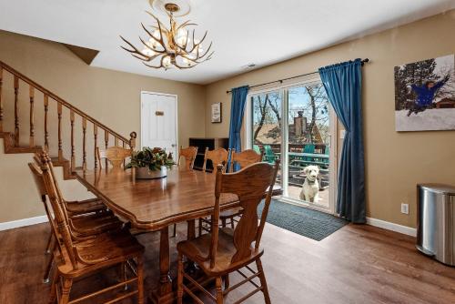 Moonridge Memories - A perfect mountain escape with all the comforts of home! Hot tub and more! in Big Bear Lake, USA