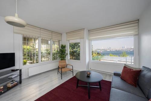 Charming Bright Panoramic Sea Views 2bd Home! #177