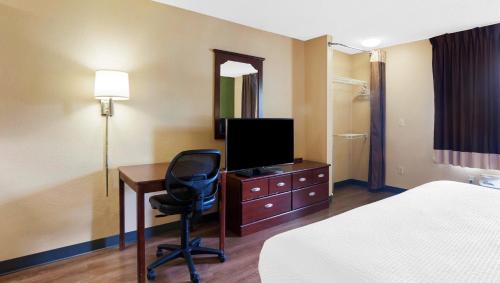 Home 1 Suites Extended Stay image 5