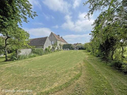 Gîte Sarceaux, 4 pièces, 6 personnes - FR-1-497-131