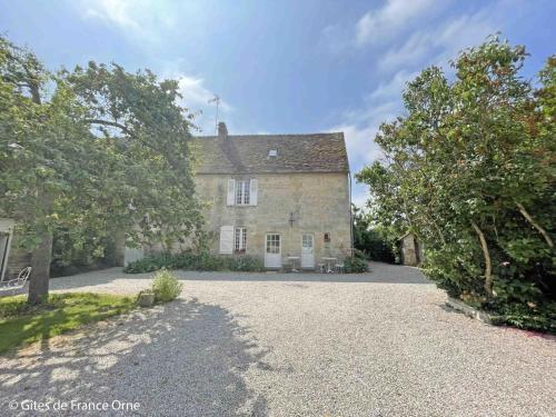 Gîte Sarceaux, 4 pièces, 6 personnes - FR-1-497-131